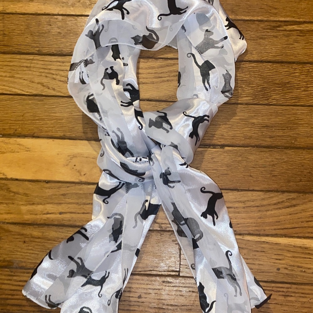 Chic Cat Patterned Sheer Scarf - Picture 4 of 7